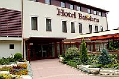Hotel Bassiana Sarvar - czterogwiazdkowy hotel na dzielnicy zamkowej - ✔️ Hotel Bassiana**** Sárvár - Czterogwiazdkowy hotel na Węgrzech w pięknym otoczeniu