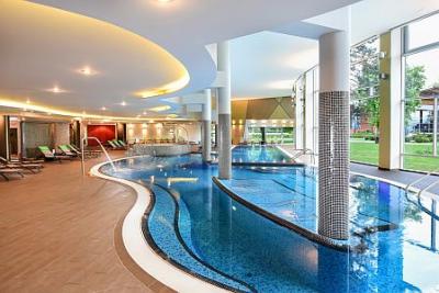 Azur Premium Hotel z dużym centrum odnowy biologicznej nad Balatonem - Azúr Prémium Hotel***** Siófok - Nowy hotel wellness z panoramą w Siofok