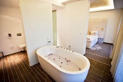 Elegancki romantyczny apartament w hotelu wellness Bonvino w Badacsony  - ✔️ Hotel Bonvino Badacsony ✔️ tani hotel wellness