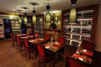 Degustacja wina w hotelu Cascade