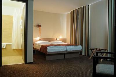 Pokój dla dwóch osób w CE Plaza Hotel nad Balatonem - Ce Plaza**** Siófok Balaton - tani hotel CE Plaza Hotel nad jeziorem Balaton