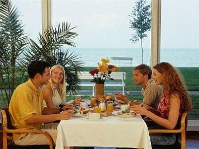 Hotel Club Europa Siofok - Piszne śniadanie nad brzegiem jeziora Balatonem - ✔️ Hotel Europa Siofok ✔️ Tani Hotel Balaton w Siofoku