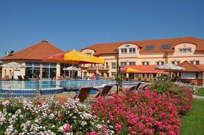Niedrogi hotel wellness w Cserkeszolo w Aqua-Spa Hotel - Aqua Spa Hotel**** Cserkeszőlő - Niedrogi wellness i spa hotel blisko do Plaży