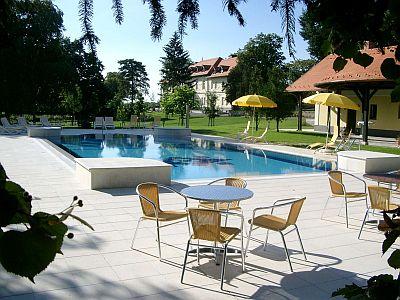 Hotel Pałac Hrabia Degenfeld Tarcal - słoneczny basen na wschódnych Węgrzech - Grof Degenfeld Kastelyszallo**** - Degenfeld Pałac Hotel - Hotel Zamkowy