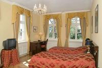 Węgry - Tarcal - Degenfeld Hotel Pałac - obszerna sypialnia na wyższej jakości
