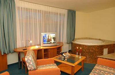 Czterogwiazdkowy Hunguest Hotel Aqua Sol w Hajduszoboszlo- pokój - Hotel AquaSol**** Hajdúszoboszló ✔️ Hotel spa w Hajdúszoboszló