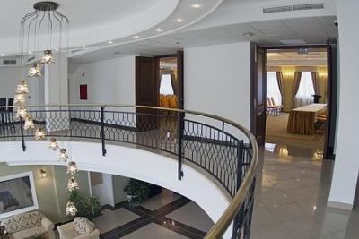 Elegancki hol w Hotelu Wellness & Conference Calimbra 4* - ✔️ Calimbra Hotel Miskolctapolca ✔️ Hotel Calimbra wellness