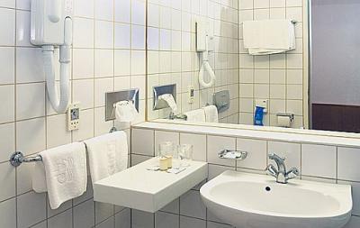 Łazienka - Hotel Welness Club Tihany nad Balatonem, nad samym brzegiem jeziora - ✔️ Hotel Club Tihany**** ✔️ Hotel nad Balaton
