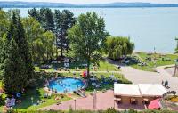 Widok panoramiczny z pokoju Hotel Welness Club Tihany na Balatonem