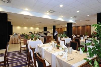 Restauracja - Hotel Konferencyjny i Welness Hunguest Forras w Szeged, Węgry  - ✔️ Hunguest Szeged ✔️ Termalny Hotel w Szeged