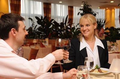 Restauracja w hotelu Freya w Zalakaros z półpensjonatem - Hunguest Hotel Freya*** Zalakaros - Tani hotel termalowy i wellness na Węgrzech
