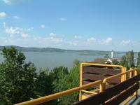 Widok panoramiczny z Hotelu Piramis - tani, trzygwiazdkowy hotel w Gardony, nad jeziorem Velencei to