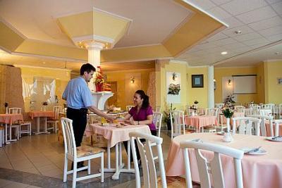 Restauracja Kristaly Hotel Keszthely zaprasza do wypróbowania specjałów kuchni węgierskiej - ✔️ Kristály Hotel Keszthely**** ✔️ hotel wellness Kristaly