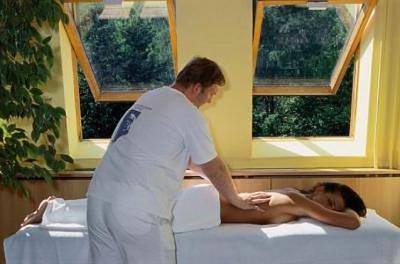 Hotel Lover w Sopron - czterogwiazdkowy hotel welness - masaż i zabiegi lecznicze - Lövér Hotel*** Sopron - Specjalny wellness z wyżywieniem we własnym zakresie w hotelu Sopron