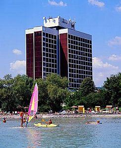 Trzygwiazdkowy Hotel Marina Balatonfüred nad samym brzegiem jeziora, z widokiem na Balaton - ✔️ Hotel Marina Balatonfüred ✔️ All Inclusive Hotel Marina