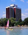 Trzygwiazdkowy Hotel Marina Balatonfüred nad samym brzegiem jeziora, z widokiem na Balaton Trzygwiazdkowy Hotel Marina Balatonfüred nad samym brzegiem jeziora, z widokiem na Balaton