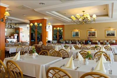 Hotel Marina-Port 4* doskonała restauracja w Balatonkenese - Hotel Marina Port**** Balatonkenese - 4 gwiazdkowy hotel welness nad Balatonem