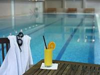 4 gwiazdkowy Hotel Ramada Resort nad Balatonem w Balatonalmadi - basen - usługi welness