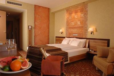 Niech Państwo spędzają miły weekend na Węgrzech, w miejscowości Egerszalok znanej przez gorące źródło - podwójny pokój superior - Hotel Shiraz**** Egerszalok - Hotel Wellness i Konferencyjny w Egerszalok z cenami promocyjnymi 