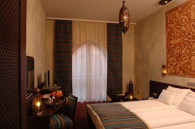 Przyjemny pokój podwójny czterogwiazdkowego hotelu - Hotel Meses Shiraz Egerszalok, Węgry - Hotel Shiraz**** Egerszalok - Hotel Wellness i Konferencyjny w Egerszalok z cenami promocyjnymi 