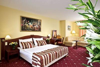 Hotel Kapitany w Sumeg zaprasza do swoich apartamentach na romantyczny weekend! - Hotel Kapitany**** Wellness Sumeg - Wellness Hotel w Sumeg z rewelacyjną ofertą pakietów z niepełnym wyżywieniem
