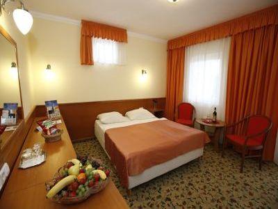 Hotel Korona, weekend wellness w Eger - Piękne i romantyczne pokoje hotelowe na Węgrzech - Hotel Korona**** Eger - Niedrogi trzy i czterogwiazdkowy hotel wellness w centrum Eger