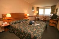 Sypialnia dwuosobowa z widokiem na Zamek królewski - Hotel Mercure Buda Budapest