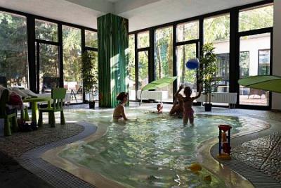Hotel Oxigén ZEN Spa Noszvaj / brodzik dla dzieci - ✔️ Oxigén Family Hotel**** Noszvaj ✔️ Oxigén Wellness Hotel