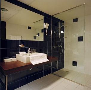 Park Inn Sarvar łazienka 4* - nowoczesna łazienka w Sarvar - Park Inn*** Sarvar - zniżka all inclusive spa i wellness hotel w Sarvar