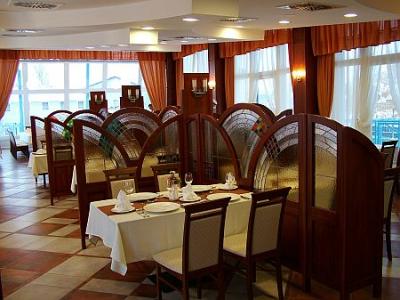  Restauracja Pensjonatu Amstel Hattyu w Gyor - ✔️ Amstel Hattyú Győr**** ✔️ Amstel Hotel w Győr