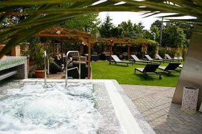 Hotel Residence Siófok posiada duży departament wellness, w sam raz na romantyczny weekend - Hotel Residence**** Siofok - ani hotel konferencyjny wellness w Siofok na południowym brzegu Balatonu