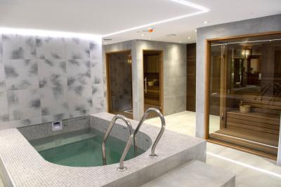 Hotel Azur Siofok z centrum odnowy biologicznej  - ✔️ Hotel Azur Siofok**** ✔️ wellness hotel in Siófok, Węgry